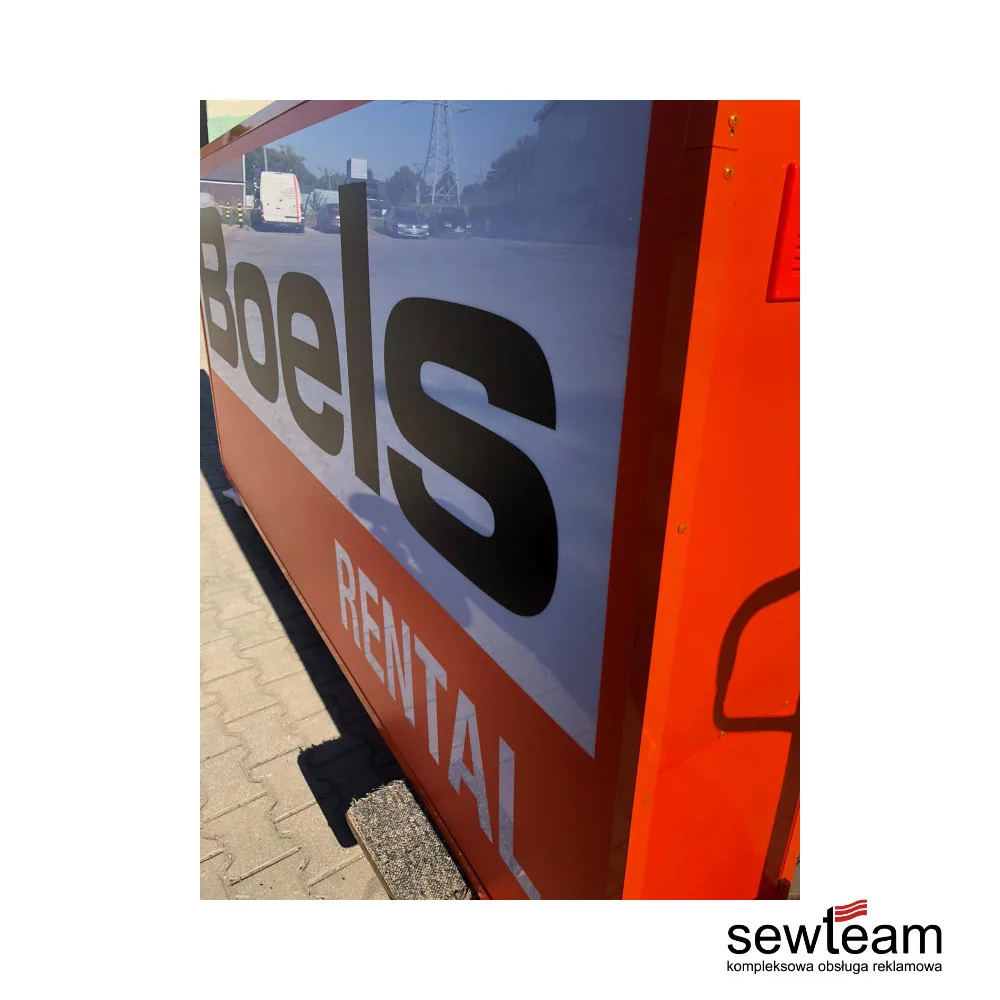 Kaseton Boels Rental z bliska