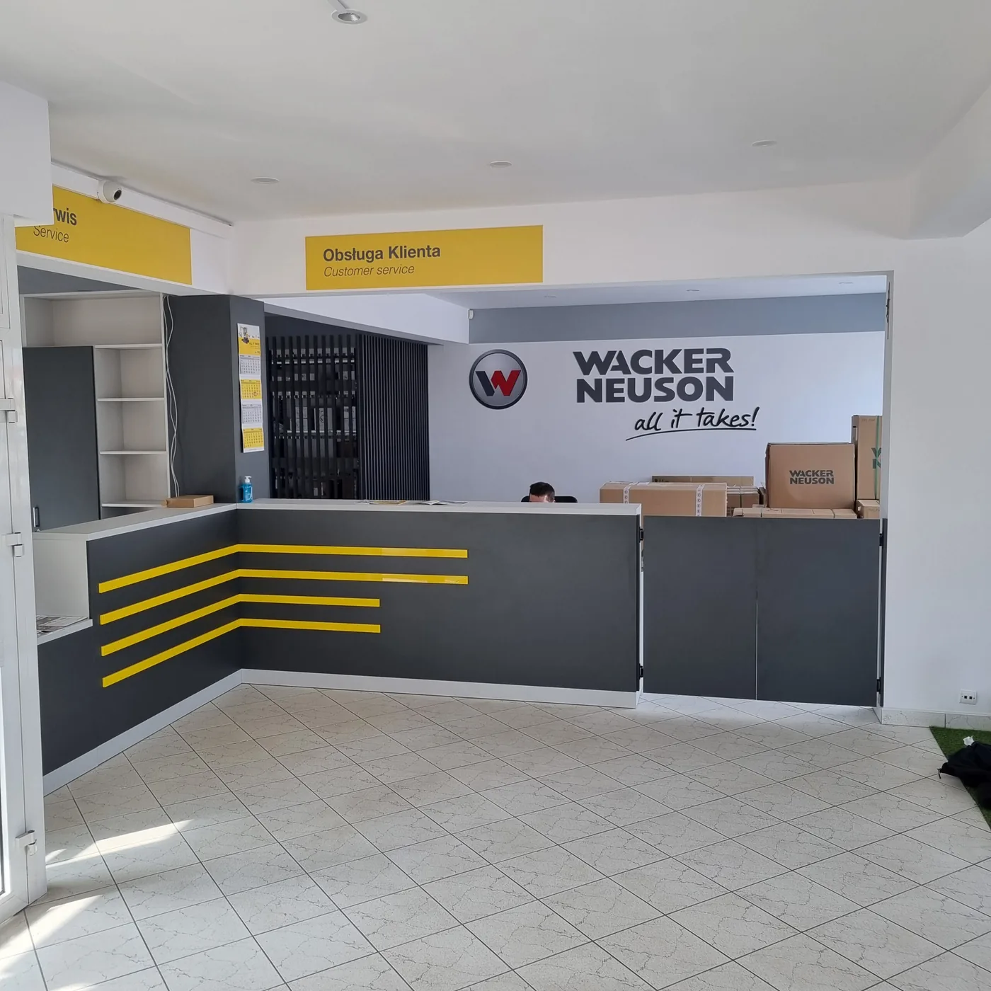 Recepcja Wacker Neuson po oznakowaniu wnętrza