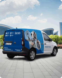 Oklejanie samochodu osobowego logo realizacja SEWTEAM Warszawa